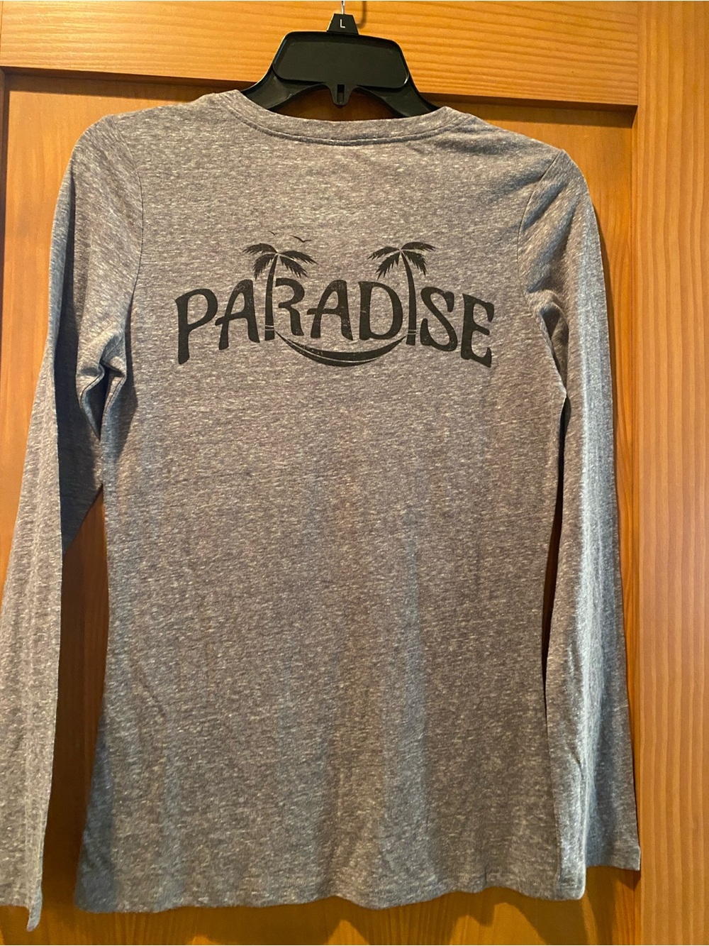 Salt Life Paradise Heather Gray Long Sleeve V-Neck T-Shirt NWT Size S